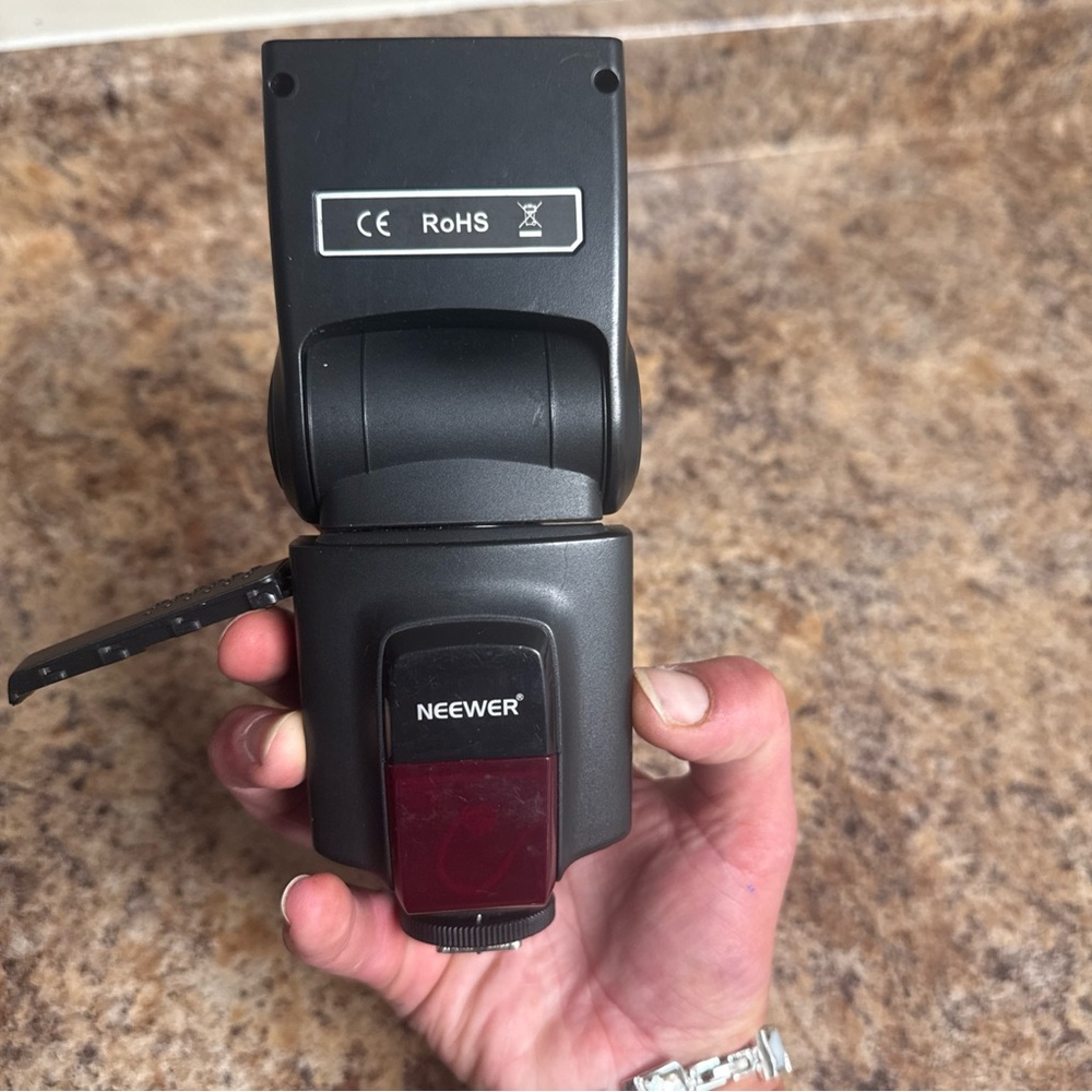 Neewer speedlite tt560 Black Speedlight Flash with Textured Grip and LCD Display